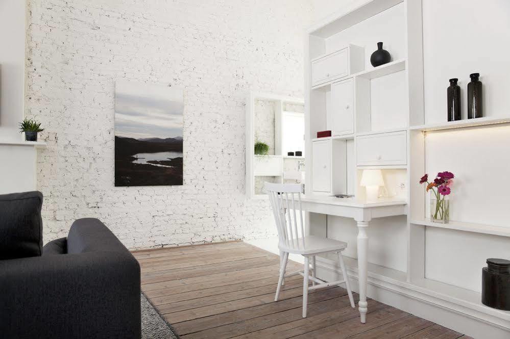 Maison Nationale City Flats & Suites Antwerp Exterior photo A typical micro apartment